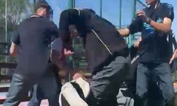 Arkadaşlarını yalnız yakalayıp darp ettiler