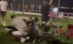 Kadıköy'de sokak ortasında sopalı kavga! O anlar saniye saniye kaydedildi
