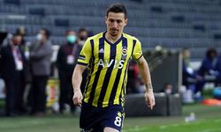 Mert Hakan Yandaş'tan dikkat çeken imza: Asgari ücretle devam
