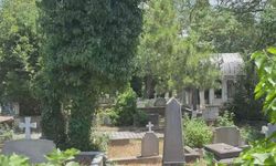 Üsküdar'da mezarlar tahrip edildi
