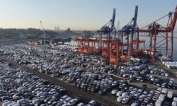 Haydarpaşa Limanı'nda otomobil seli! Binlerce sıfır araç böyle görüntülendi