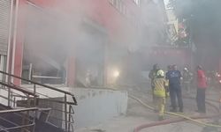 Pendik'te sabun üretilen fabrikada yangın