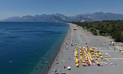 Antalya'da hissedilen sıcaklık 44 dereceyi buldu
