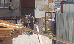 Küçükçekmece'de inşaat çalışması sırasında merdiven çöktü