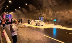Bolu Dağı Tüneli’nde otomobil alev topuna döndü: Trafik kilitlendi