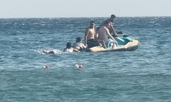 Denizde boğulma tehlikesi atlatan kadının korku dolu anları kamerada
