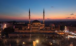 İstanbul’da Mevlid Kandili dualarla idrak edildi