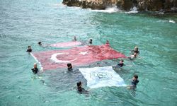 Gaziosmanpaşa Belediyesi Saros Körfezi'nde Türk bayrağı dalgalandırdı
