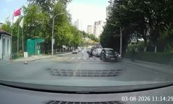 Başakşehir'de faciayı refleksi önledi: Kayan aracı elleriyle durdurdu