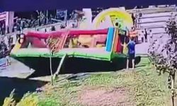 Şişme oyun parkı rüzgar nedeniyle ters döndü; 3 çocuk yaralandı