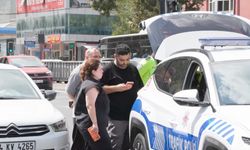 Eyüpsultan'da otomobil taksiye çarptı