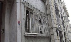Beyoğlu’nda kötü koku ihbarı: Kokunun geldiği evden ceset çıktı