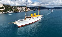 Zafer Bayramı’nda İstanbul Boğazı’nda görkemli geçiş