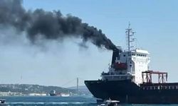 Sarayburnu açıklarında gemiden yükselen duman paniğe neden oldu