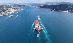 Liberya bayraklı kuru yük gemisi İstanbul Boğazı'ndan geçti; trafik yeniden açıldı