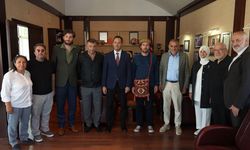 20 yıllık eserleri yangında yok olmuştu: Sanatçıya 500 bin liralık destek