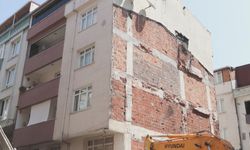 Sultangazi’de temel kazısı sırasında 2 bina tahliye edildi