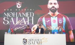 Trabzonspor'da Salah yaklaşık 30 bin taraftar önünde imza attı