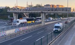 Arızalanan tanker E5'te trafiği kilitledi