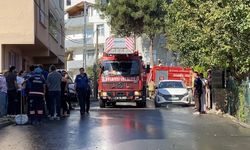 Tuzla’da 2 katlı binanın çatısı alev alev yandı