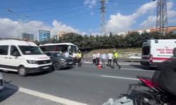 Basın Ekspres’te servis minibüsü yayaya çarptı: Ağır yaralı