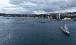 Deniz Kuvvetleri Günü’nde İstanbul Boğazı’nda tarihi geçiş