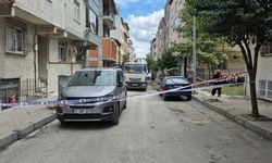 Sultangazi'de duvarlarında çatlaklar oluşan iki apartman havadan görüntülendi