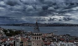 İstanbul’da gökyüzü griye büründü: Tarihi Yarımada böyle görüntülendi