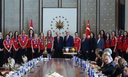 Cumhurbaşkanı Erdoğan, A Milli Kadın Voleybol Takımı'nı kabul etti