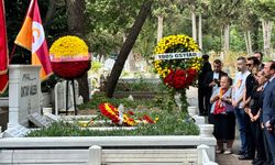 Metin Oktay, vefatının 35. yıl dönümünde kabri başında anıldı