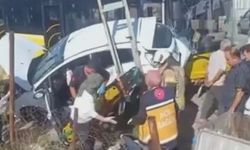 İETT otobüsü ile otomobil çarpıştı: 1'i bebek 4 yaralı