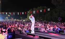 Sefo’dan Beykoz’da unutulmaz konser! Demet Akalın sahneye çıktı