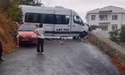 Sarıyer’de okul servisi duvara çarptı