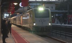 Tarihi 'Orient Express' treni 70'ten fazla yolcusuyla İstanbul'a geldi