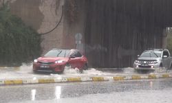 Yalova’da sağanak nedeniyle yollar göle döndü