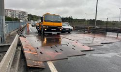 Küçükçekmece'de D-100'e derz kasisi konuldu, trafik durma noktasına geldi
