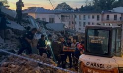 Zonguldak'ta 3 katlı bina çöktü