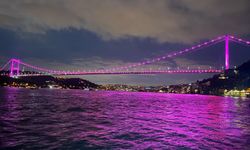 15 Temmuz Şehitler Köprüsü pembe renge büründü