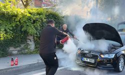 Kağıthane’de seyir halindeki otomobil alevlere teslim oldu