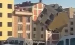 İstanbul’da yıkılan binanın çevresinde panik: Herkes kaçıştı