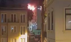 Beyoğlu'nda 6 katlı binada çıkan yangın söndürüldü