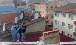 Esenler'de aranan şüpheli kaçmaya çalışırken çatıda yakalandı