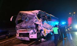 Edirne'de tur otobüsü, TIR'a çarptı: 10 yaralı