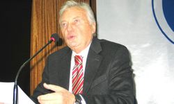 Göksel Arsoy hayatını kaybetti