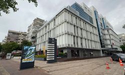 Mersin Büyükşehir Belediye Başkanı Vahap Seçer, gözaltına alındı