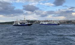 Gökçeada ve Bozcaada feribot seferlerine fırtına engeli