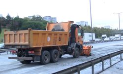 Başakşehir’de TEM Otoyolu’na sıvı hafriyat döküldü