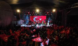 Kağıthane’de 29 Ekim coşkusu Resul Dindar konseriyle yaşandı