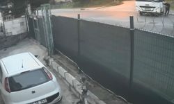 Arnavutköy’de freni tutmayan midibüs evin bahçesine girdi