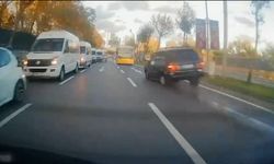 Sarıyer’de cip karşı şeride geçti, İETT otobüsüne çarptı: 3 yaralı